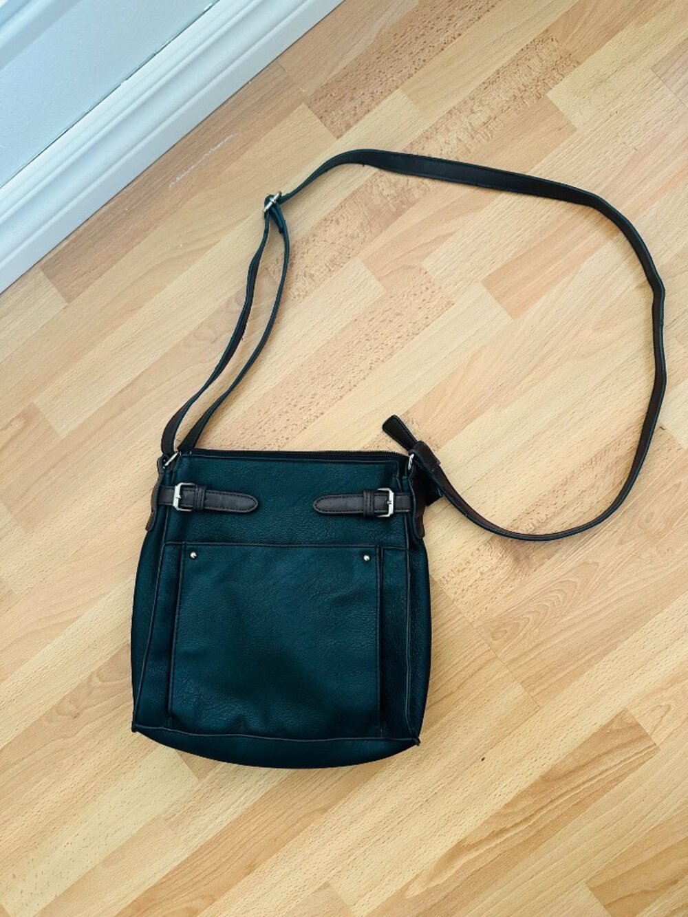 Classic Crossbody Bag Denver Hayes